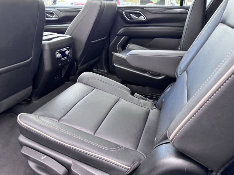 2023 GMC Yukon XL SLT