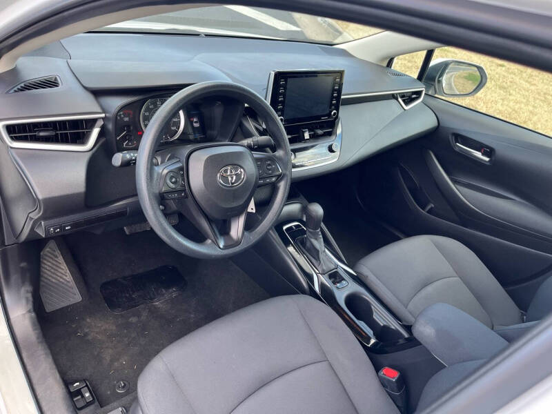 2021 Toyota Corolla LE photo 9