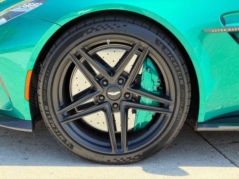 2025 Aston Martin Vantage