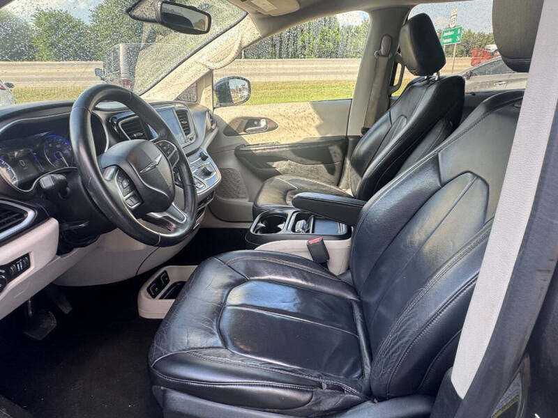2017 Chrysler Pacifica Touring-L