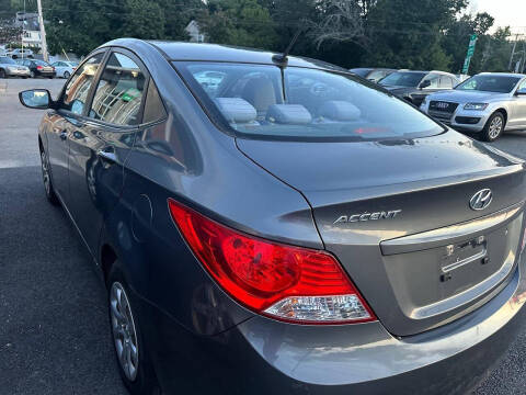 2012 Hyundai Accent GLS