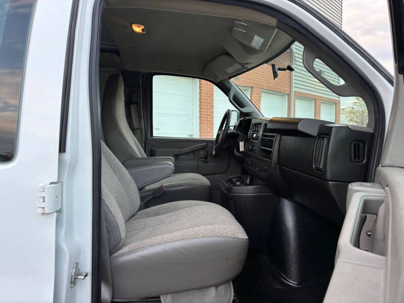 2016 GMC Savana 2500