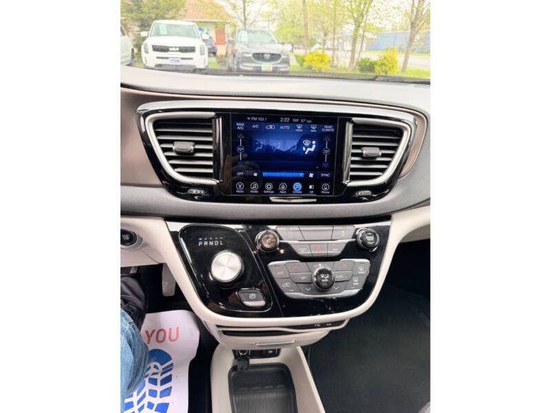 2017 Chrysler Pacifica Touring Plus