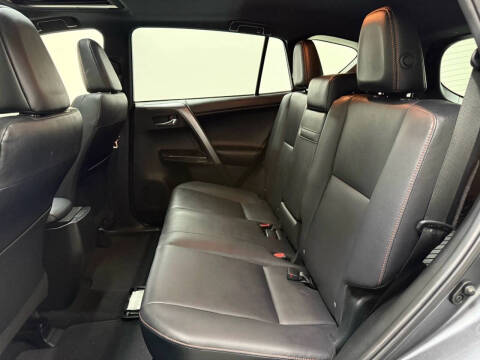 2017 Toyota RAV4 Hybrid SE