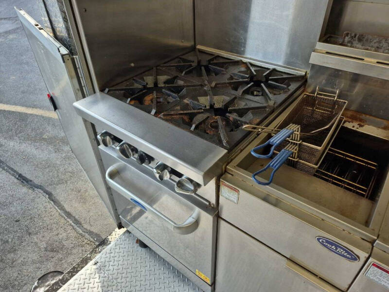 2001 Freightliner MT55 Chassis