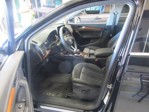 2022 Audi Q5 quattro Premium 40 TFSI