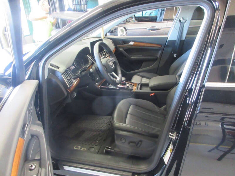 2022 Audi Q5 quattro Premium 40 TFSI