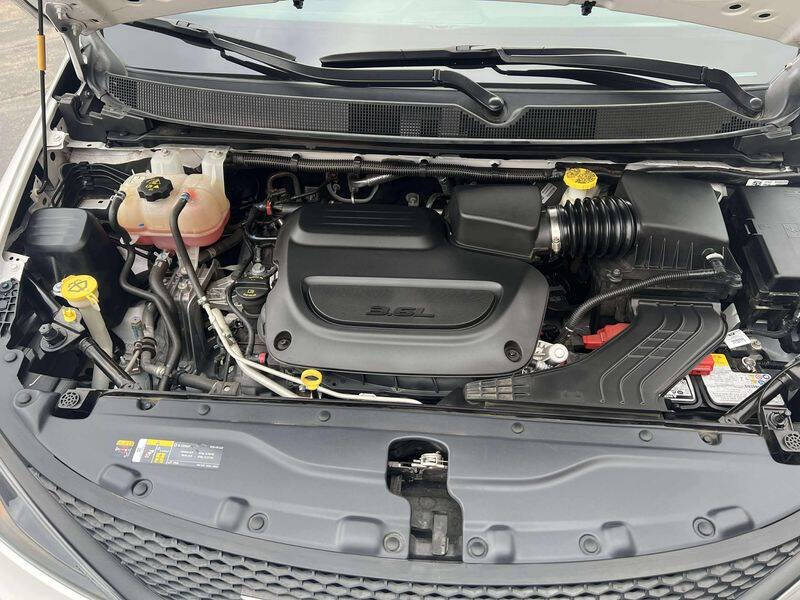 2024 Chrysler Voyager LX