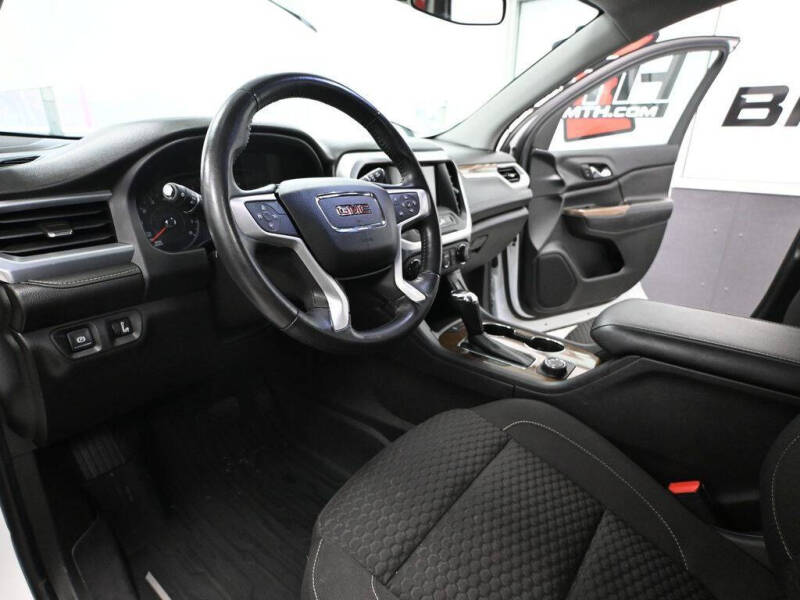 2017 GMC Acadia SLE-2