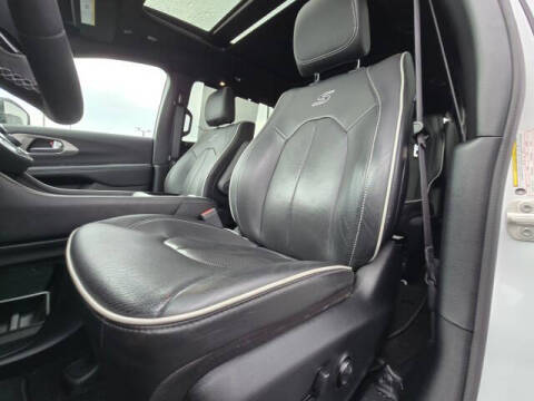 2023 Chrysler Pacifica Plug-In Hybrid Limited