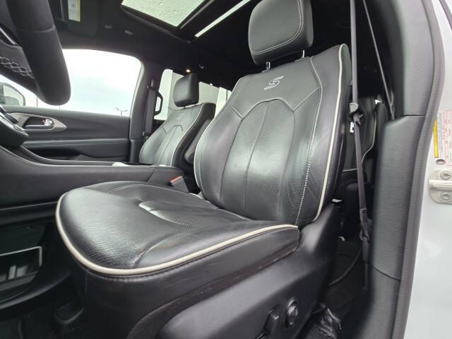 2023 Chrysler Pacifica Plug-In Hybrid Limited