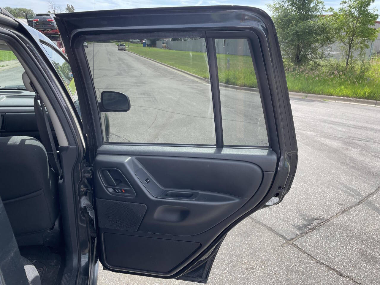 2004 Jeep Grand Cherokee for sale at Twin Cities Auctions in Elk River, MN