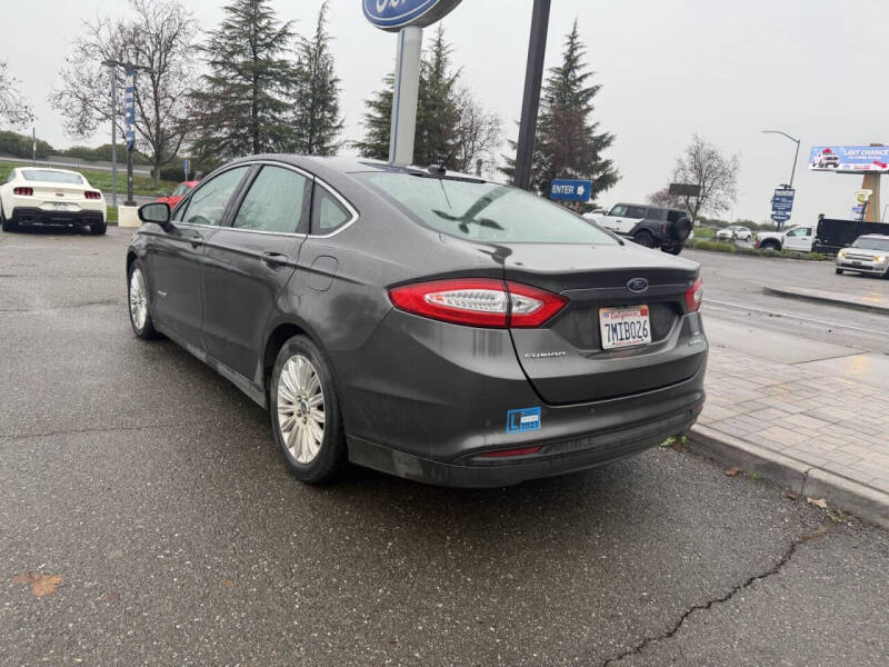 2016 Ford Fusion Hybrid SE