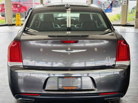 2016 Chrysler 300 C
