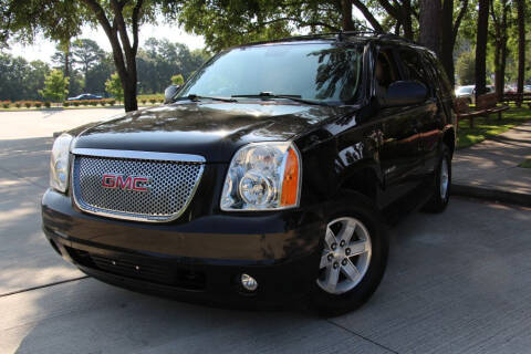 2014 GMC Yukon for sale at CROWN AUTO in Spring TX