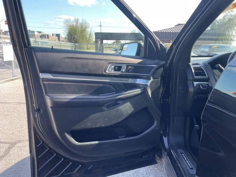 2017 Ford Explorer Sport