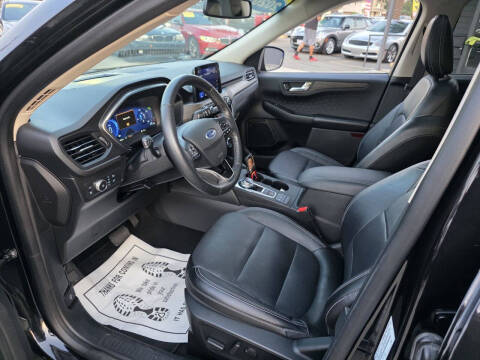 2020 Ford Escape Hybrid Titanium