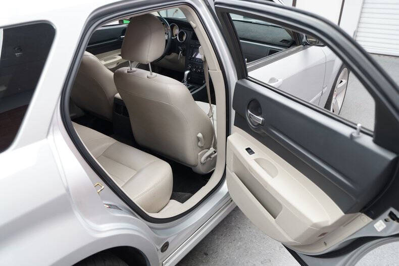 2005 Dodge Magnum RT