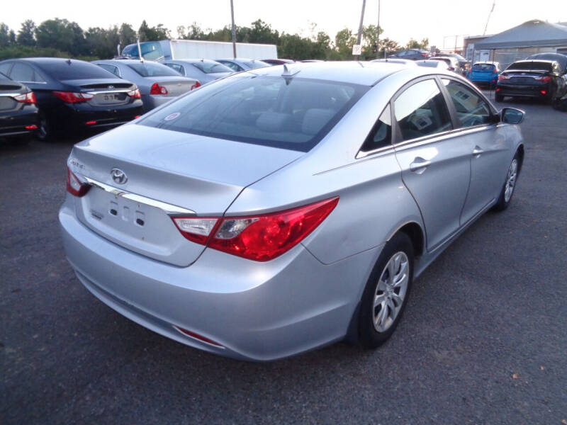 2011 Hyundai Sonata GLS photo 9