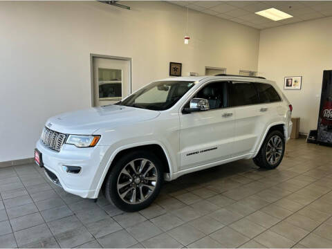 2017 Jeep Grand Cherokee for sale at DAN PORTER MOTORS in Dickinson ND