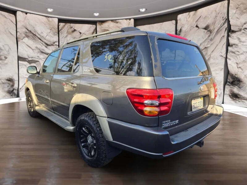 2003 Toyota Sequoia SR5