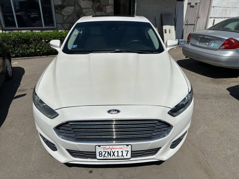 2015 Ford Fusion Energi Titanium photo 2