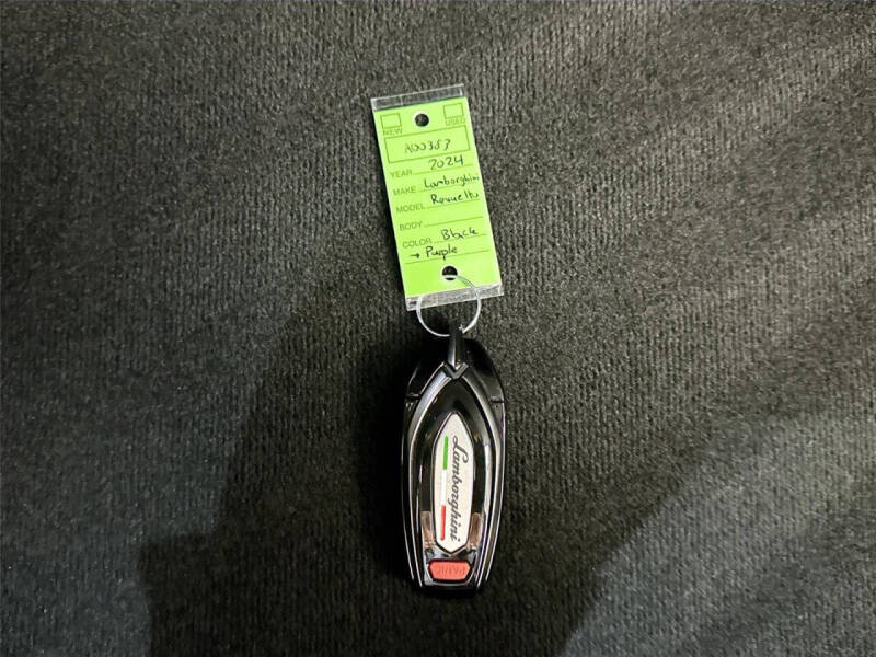 2024 Lamborghini Revuelto