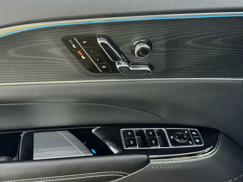 2024 Cadillac LYRIQ Sport 1