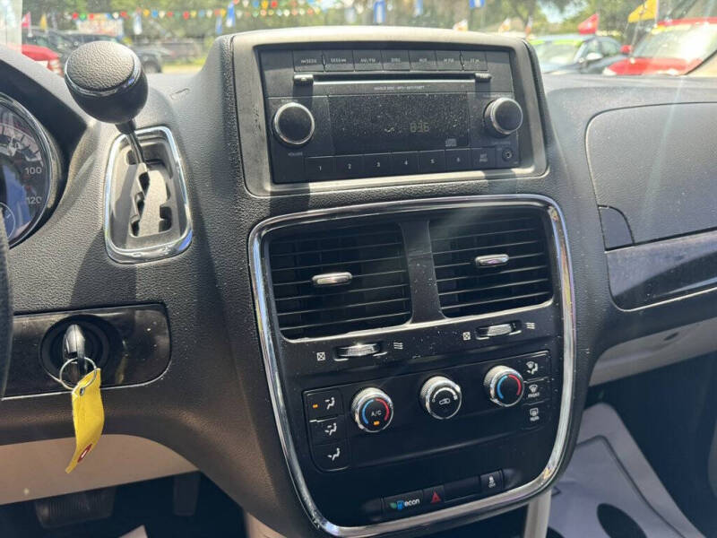 2015 Dodge Grand Caravan SE