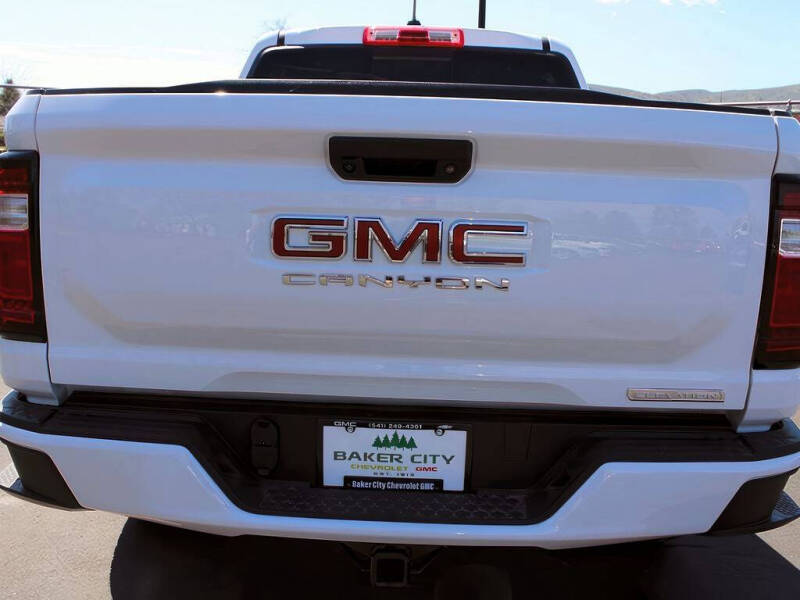 2024 GMC Canyon Elevation