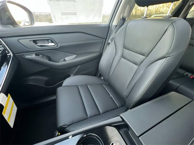 2025 Nissan Rogue SL