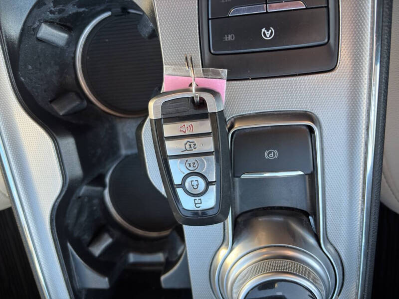 2022 Ford Edge Titanium