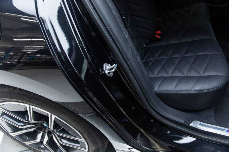 2023 BMW 7 Series 740i