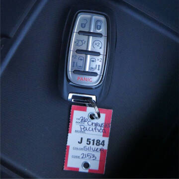 2026 Chrysler Pacifica Select