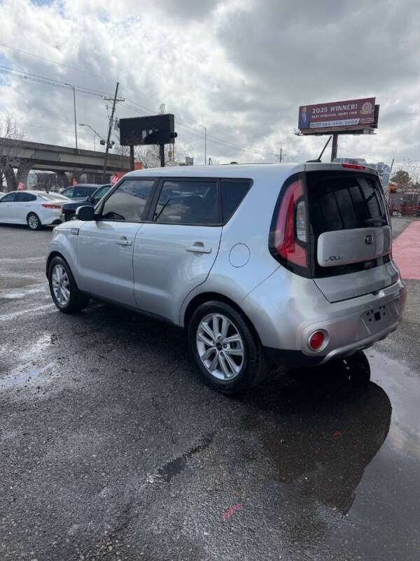 2018 Kia Soul +