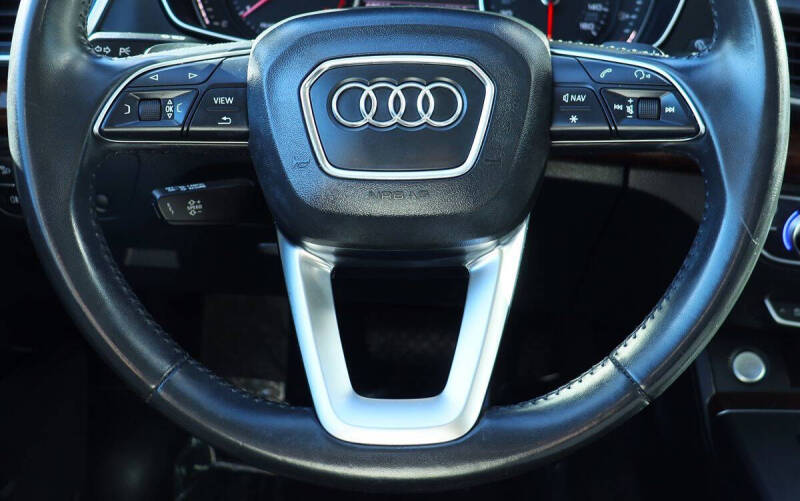 2020 Audi Q5 quattro Titanium Premium 45 TFSI