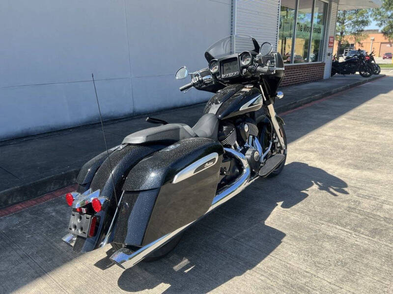 2024 Indian Chieftain Black Metallic