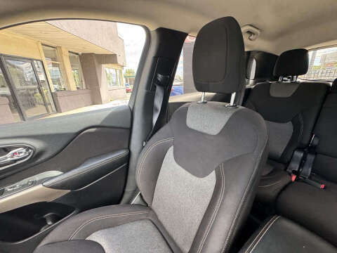 2017 Jeep Cherokee Sport Altitude