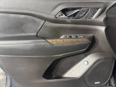 2022 GMC Acadia Denali