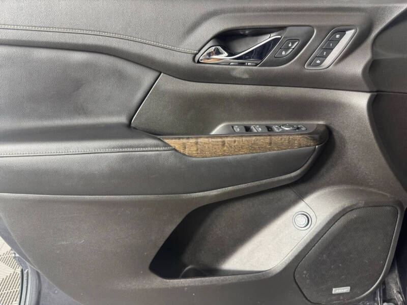 2022 GMC Acadia Denali