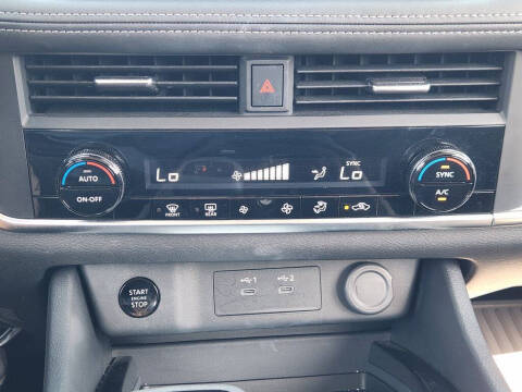 2025 Nissan Rogue SV