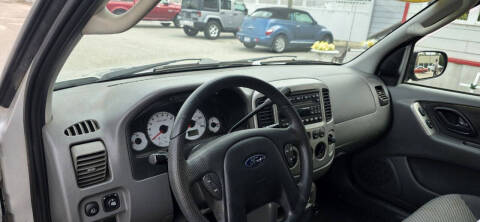 2003 Ford Escape XLT Popular