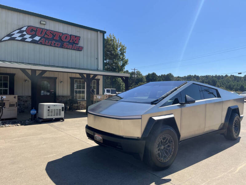 2025 Tesla Cybertruck Base's photo