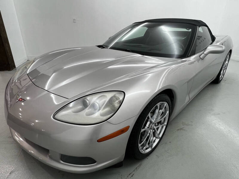 2005 Chevrolet Corvette Base photo 2