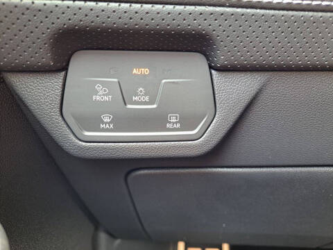 2026 Volkswagen Atlas Cross Sport SEL Premium R-Line 4Motion