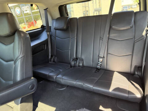 2018 Cadillac Escalade Luxury