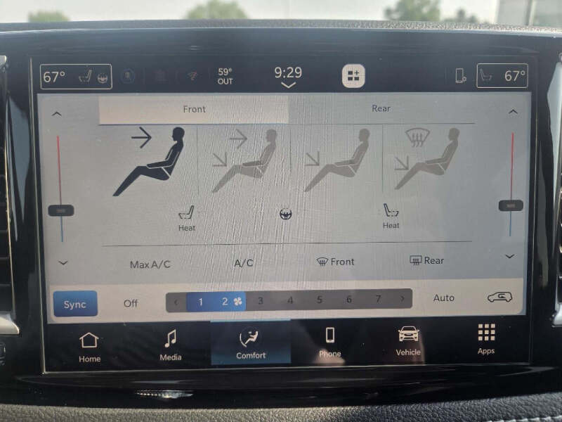 2027 Chrysler Pacifica Select