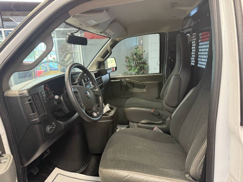 2023 GMC Savana 2500