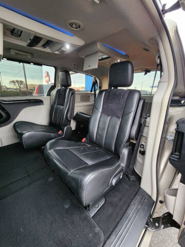 2013 Chrysler Town and Country Limited