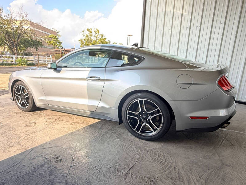 2021 Ford Mustang EcoBoost